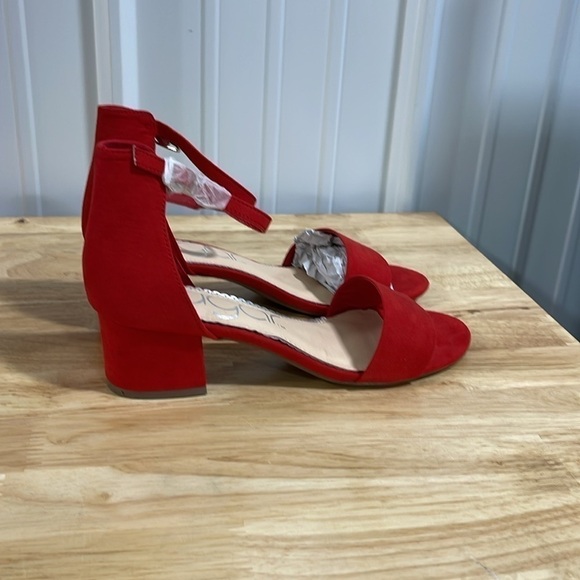 Sugar Noelle Low Red Micro size 7.5 - Picture 4 of 7